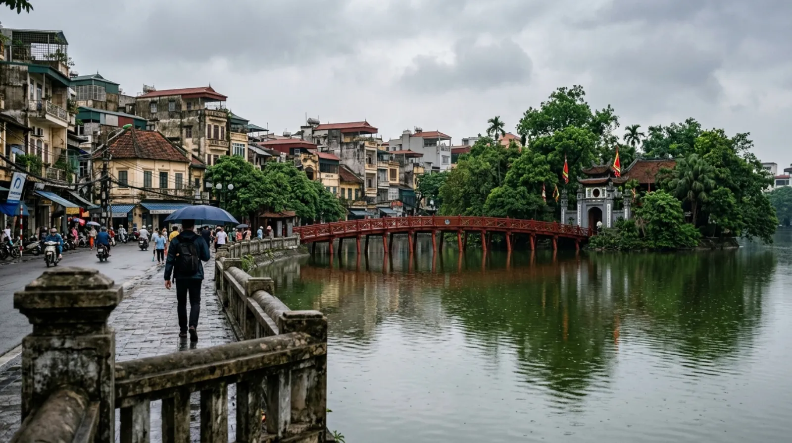 Hoàn Kiếm Lake and Ngoc Sơn Temple in Hanoi’s Old Quarter